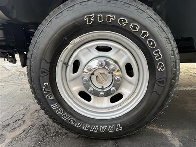 2014 Ford F-250 Super Duty XL Crew Cab 4X4 - Photo 12 - Flushing, MI 48433