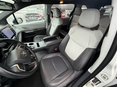 2021 Toyota Sienna XLE 7-Passenger  AWD - Photo 10 - Flushing, MI 48433
