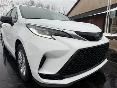 2021 Toyota Sienna XLE 7-Passenger  AWD - Photo 38 - Flushing, MI 48433