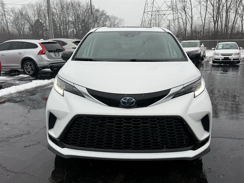 2021 Toyota Sienna XLE 7-Passenger  AWD