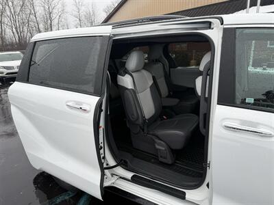 2021 Toyota Sienna XLE 7-Passenger  AWD - Photo 27 - Flushing, MI 48433