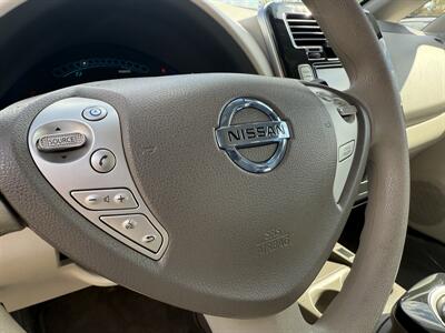2011 Nissan LEAF SV   - Photo 16 - Flushing, MI 48433