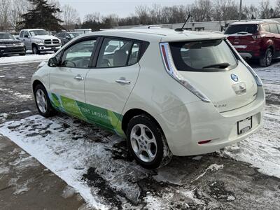 2011 Nissan LEAF SV   - Photo 5 - Flushing, MI 48433