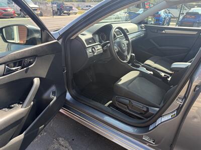 2015 Volkswagen Passat 1.8T S - Photo 10 - Flushing, MI 48433