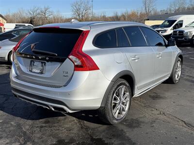 2015 Volvo V60 Cross Country T5  AWD - Photo 5 - Flushing, MI 48433