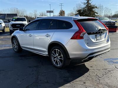 2015 Volvo V60 Cross Country T5  AWD - Photo 7 - Flushing, MI 48433