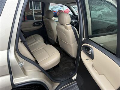 2006 Chevrolet Trailblazer LT 4WD 5.3L V8 - Photo 28 - Flushing, MI 48433