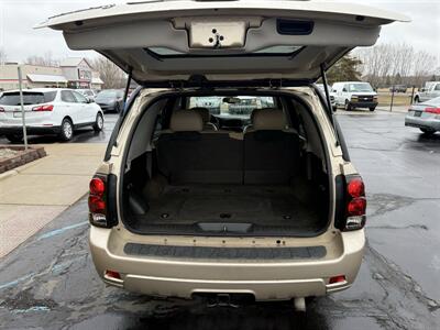 2006 Chevrolet Trailblazer LT 4WD 5.3L V8 - Photo 21 - Flushing, MI 48433