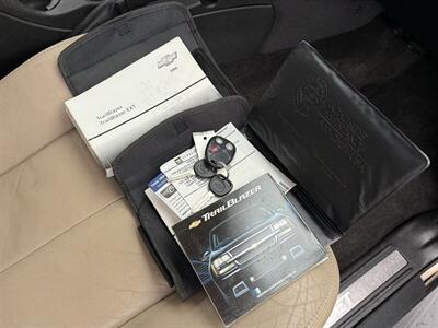 2006 Chevrolet Trailblazer LT 4WD 5.3L V8 - Photo 26 - Flushing, MI 48433