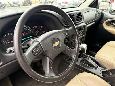 2006 Chevrolet Trailblazer LT 4WD 5.3L V8 - Photo 14 - Flushing, MI 48433