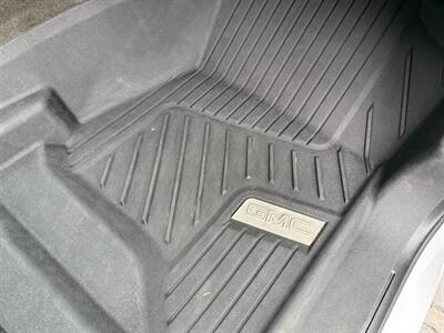 2017 GMC Sierra 1500 SLE Double Cab 4X4 - Photo 23 - Flushing, MI 48433