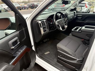 2017 GMC Sierra 1500 SLE Double Cab 4X4 - Photo 9 - Flushing, MI 48433