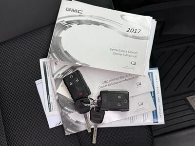 2017 GMC Sierra 1500 SLE Double Cab 4X4 - Photo 28 - Flushing, MI 48433