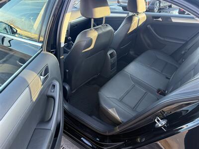 2017 Volkswagen Jetta 1.4T SE  5-Speed Manual - Photo 18 - Flushing, MI 48433