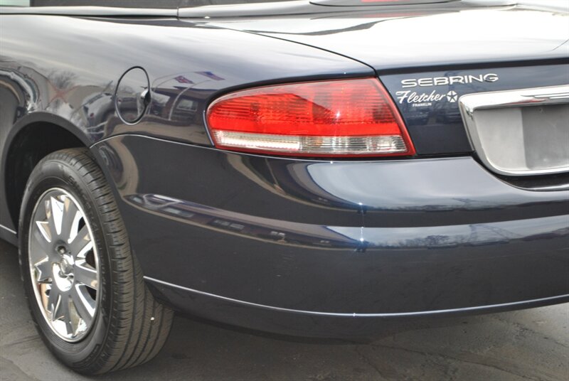 2004 Chrysler Sebring Limited photo