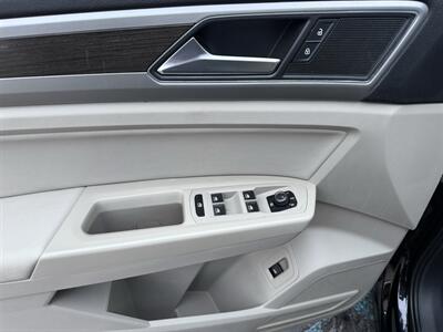 2018 Volkswagen Atlas V6 SE 4Motion   - Photo 16 - Flushing, MI 48433