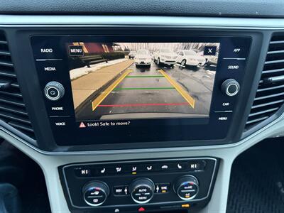 2018 Volkswagen Atlas V6 SE 4Motion   - Photo 13 - Flushing, MI 48433