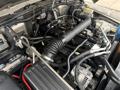 2006 Jeep Wrangler X 6-Speed - Photo 34 - Flushing, MI 48433