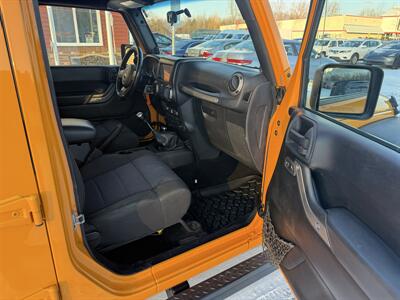 2012 Jeep Wrangler Unlimited Sport 6-Speed 4X4 - Photo 26 - Flushing, MI 48433