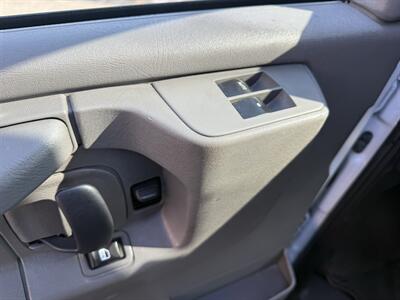 2014 Chevrolet Express 2500  135 " WB Cargo - Photo 15 - Flushing, MI 48433