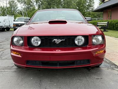 2007 Ford Mustang GT Premium  Convertible 5-Speed - Photo 5 - Flushing, MI 48433