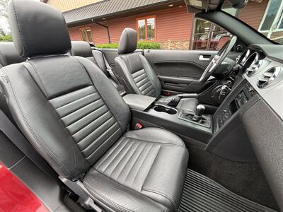 2007 Ford Mustang GT Premium  Convertible 5-Speed - Photo 39 - Flushing, MI 48433