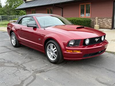 2007 Ford Mustang GT Premium  Convertible 5-Speed - Photo 3 - Flushing, MI 48433