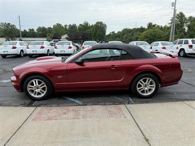 2007 Ford Mustang GT Premium  Convertible 5-Speed - Photo 13 - Flushing, MI 48433