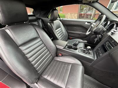 2007 Ford Mustang GT Premium  Convertible 5-Speed - Photo 28 - Flushing, MI 48433