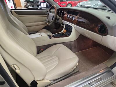 1997 Jaguar XK8 - Photo 13 - Flushing, MI 48433