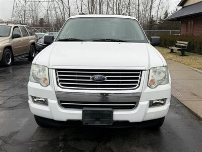 2009 Ford Explorer XLT 4WD V8 - Photo 2 - Flushing, MI 48433