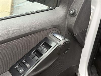 2009 Ford Explorer XLT 4WD V8 - Photo 17 - Flushing, MI 48433