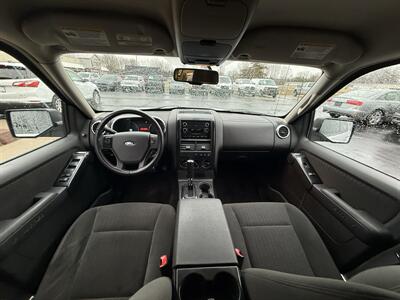 2009 Ford Explorer XLT 4WD V8 - Photo 19 - Flushing, MI 48433