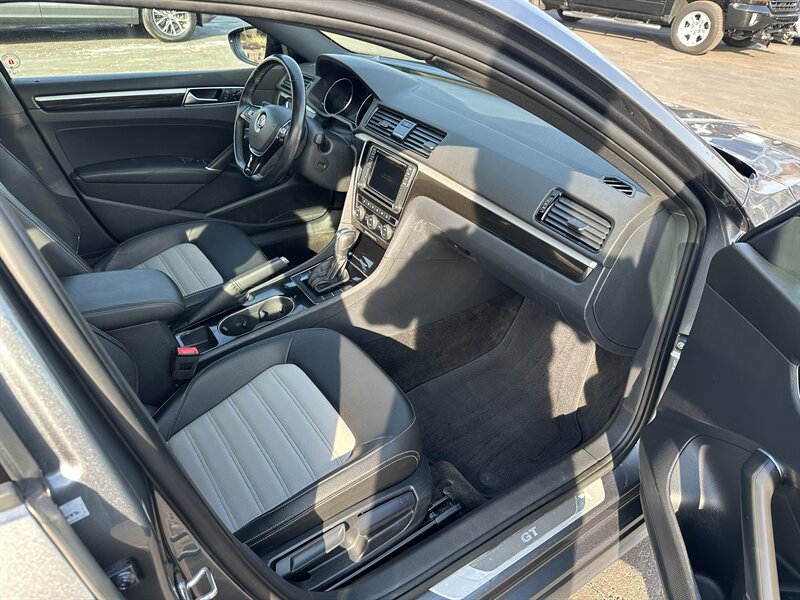 2018 Volkswagen Passat V6 GT photo