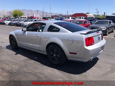 2006 Ford Mustang GT Premium   - Photo 6 - Tucson, AZ 85705