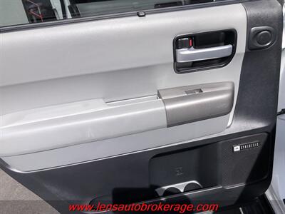 2017 Toyota Sequoia Limited  *Quad Seating & Roomy 3rd Row! - Photo 17 - Tucson, AZ 85705