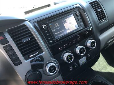 2017 Toyota Sequoia Limited  *Quad Seating & Roomy 3rd Row! - Photo 14 - Tucson, AZ 85705