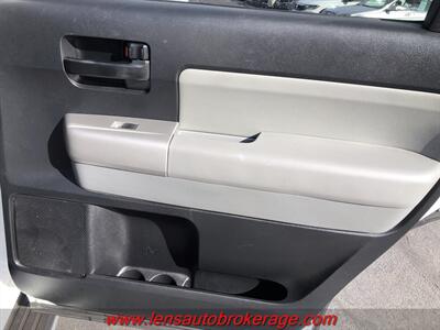 2008 Toyota Sequoia SR5  *Nice Carfax 1 Owner W/3rd Row! - Photo 20 - Tucson, AZ 85705