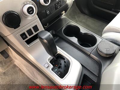 2008 Toyota Sequoia SR5  *Nice Carfax 1 Owner W/3rd Row! - Photo 15 - Tucson, AZ 85705