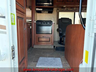 2011 FOREST RIVER FORESTER 3171DS  *One Owner Motor Home! - Photo 12 - Tucson, AZ 85705