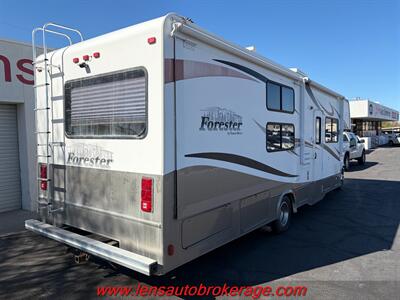 2011 FOREST RIVER FORESTER 3171DS  *One Owner Motor Home! - Photo 8 - Tucson, AZ 85705