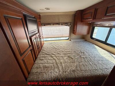 2011 FOREST RIVER FORESTER 3171DS  *One Owner Motor Home! - Photo 17 - Tucson, AZ 85705