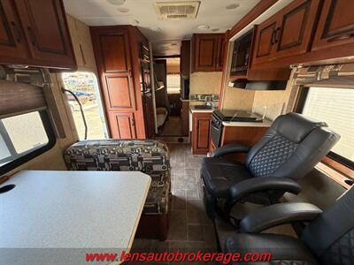 2011 FOREST RIVER FORESTER 3171DS  *One Owner Motor Home! - Photo 16 - Tucson, AZ 85705
