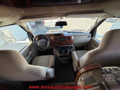 2011 FOREST RIVER FORESTER 3171DS  *One Owner Motor Home! - Photo 11 - Tucson, AZ 85705