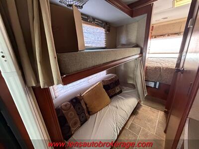 2011 FOREST RIVER FORESTER 3171DS  *One Owner Motor Home! - Photo 18 - Tucson, AZ 85705