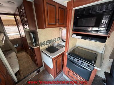 2011 FOREST RIVER FORESTER 3171DS  *One Owner Motor Home! - Photo 15 - Tucson, AZ 85705