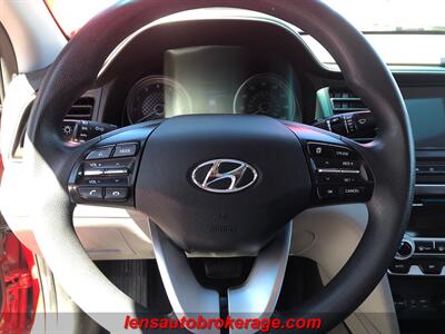 2020 Hyundai ELANTRA SEL   - Photo 13 - Tucson, AZ 85705