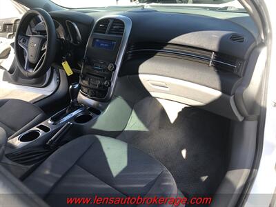 2014 Chevrolet Malibu LS  *Clean Roomy Sedan! - Photo 21 - Tucson, AZ 85705