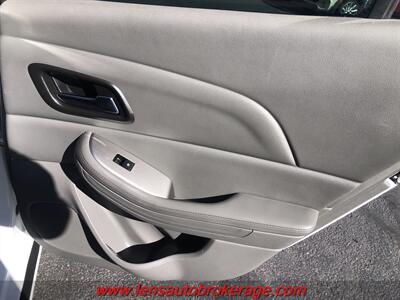 2014 Chevrolet Malibu LS  *Clean Roomy Sedan! - Photo 18 - Tucson, AZ 85705