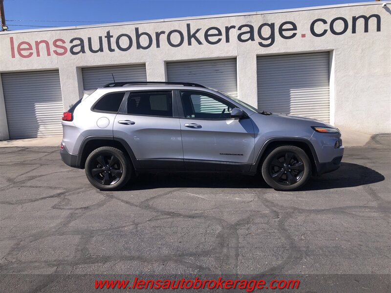 2016 Jeep Cherokee Latitude Altitude  *Coming Soon!